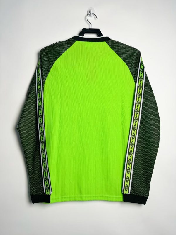 Manchester United 1998-99 Goalkeeper Shirt - Image 3