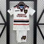 Manchester United 1997-99 Away Kids Kit