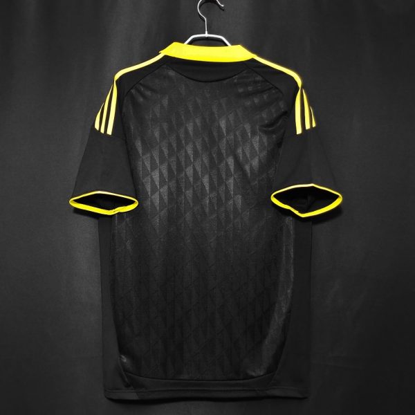 Liverpool 2010-11 Third Shirt - Image 3